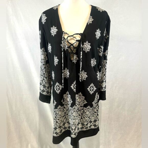 J Valdi black and white boho deep lace up vneck tunic top size XL - Picture 1 of 5